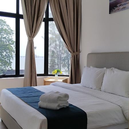 Mutiara Melaka Beach Resort - Islamic Compliance Only Tangga Batu Ngoại thất bức ảnh