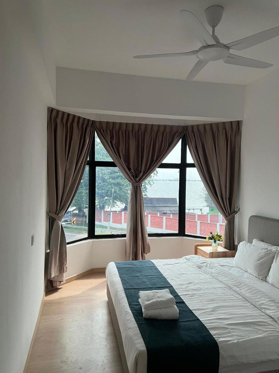 Mutiara Melaka Beach Resort - Islamic Compliance Only Tangga Batu Ngoại thất bức ảnh